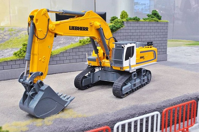 liebherr-r-980-sme-crawler-excavator-rc.jpg