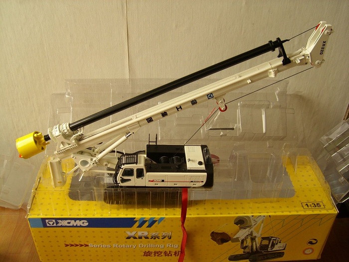 Guaranteed-100-1-35-XCMG-XR220-Viper-Blast-Hole-Drill-toy.jpg